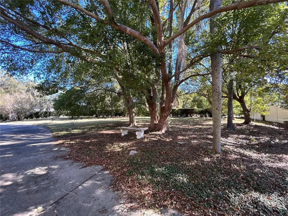 1105 HERNDON STREET Leesburg, FL 34748