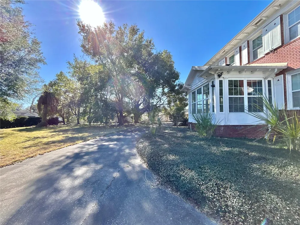 1105 HERNDON STREET Leesburg, FL 34748