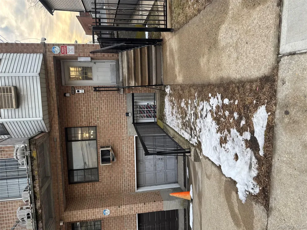 1364 E 92nd Street #101