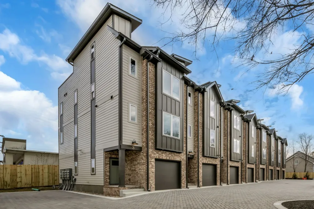 6305 Robertson Ave #4