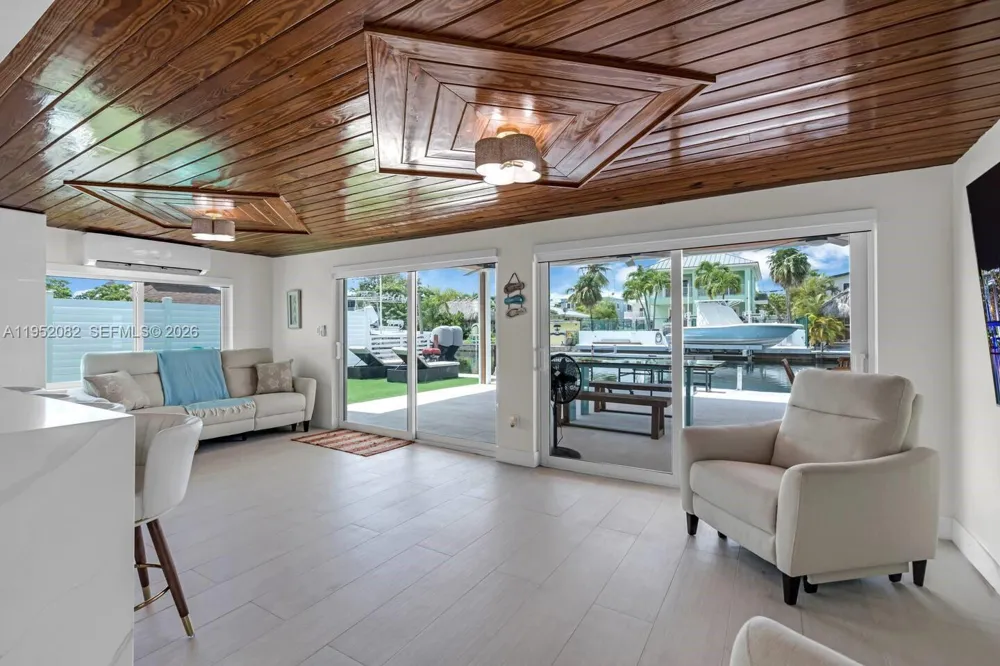 125 Gardenia St Plantation Key, FL 33070