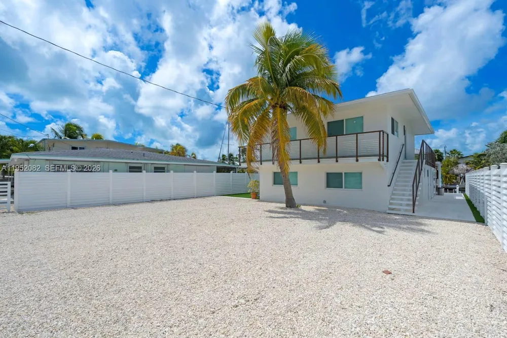 125 Gardenia St Plantation Key, FL 33070