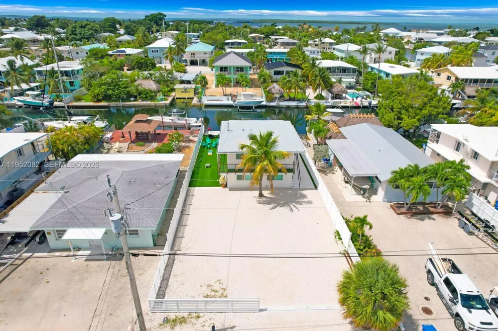 125 Gardenia St Plantation Key, FL 33070