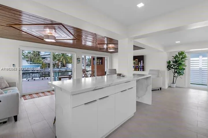 125 Gardenia St Plantation Key, FL 33070