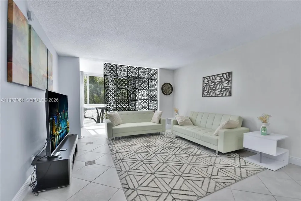 2999 NW 48th Ave #438 Lauderdale Lakes, FL 33313
