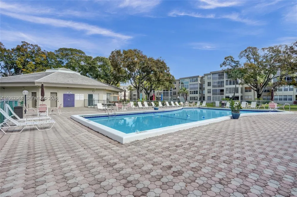 2999 NW 48th Ave #438 Lauderdale Lakes, FL 33313