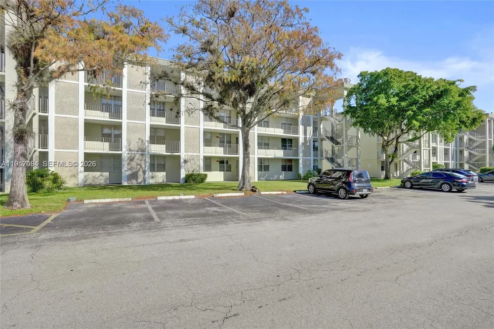 2999 NW 48th Ave #438 Lauderdale Lakes, FL 33313