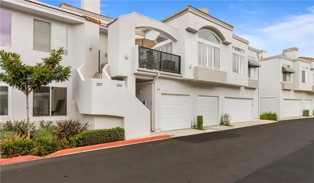 28135 Via Luis Laguna Niguel, CA 92677