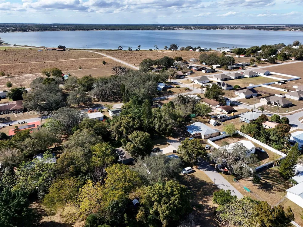 Florida Street Frostproof, FL 33843