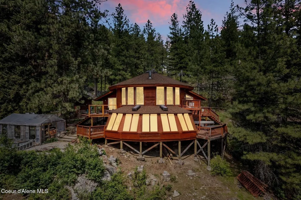 4057 Jewel Lake Road Sagle, ID 83860