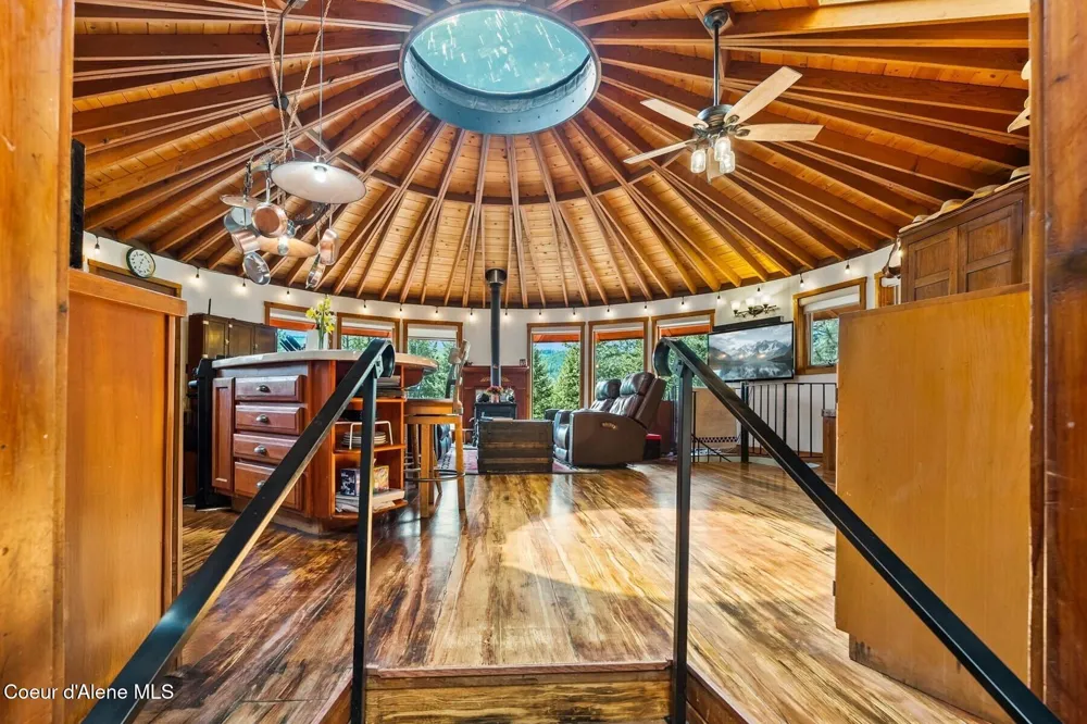 4057 Jewel Lake Road Sagle, ID 83860