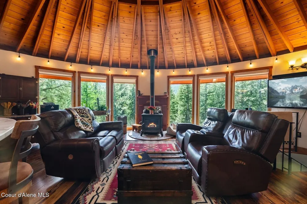 4057 Jewel Lake Road Sagle, ID 83860