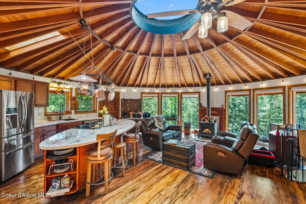 4057 Jewel Lake Road Sagle, ID 83860