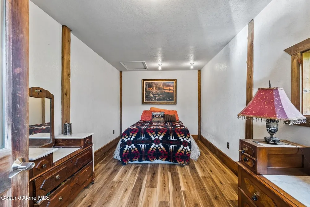 4057 Jewel Lake Road Sagle, ID 83860
