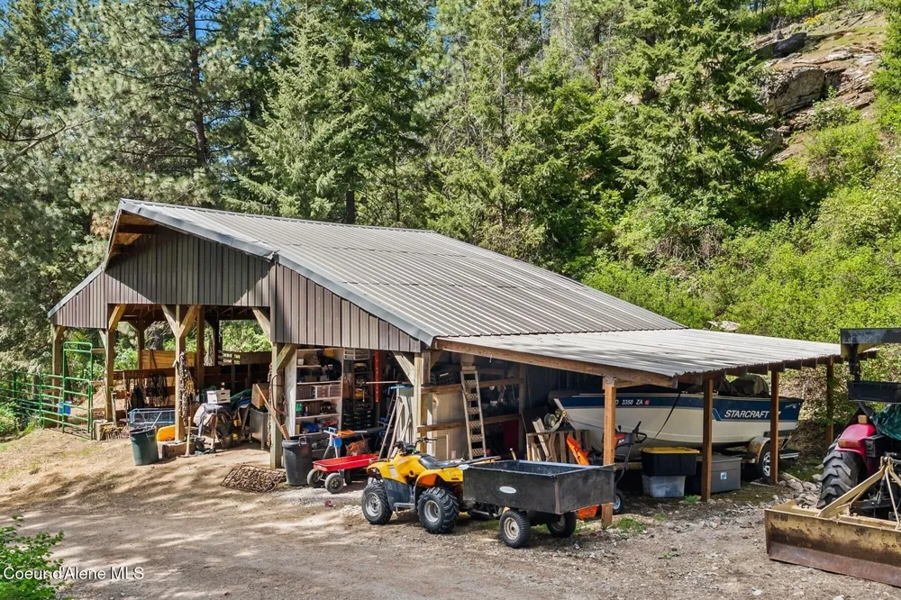 4057 Jewel Lake Road Sagle, ID 83860