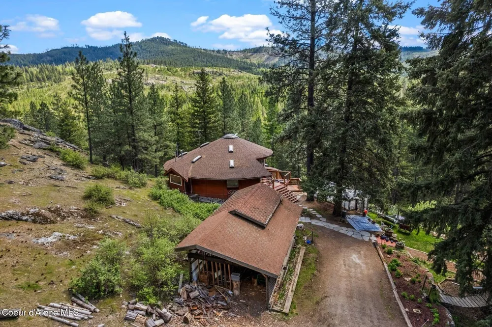 4057 Jewel Lake Road Sagle, ID 83860