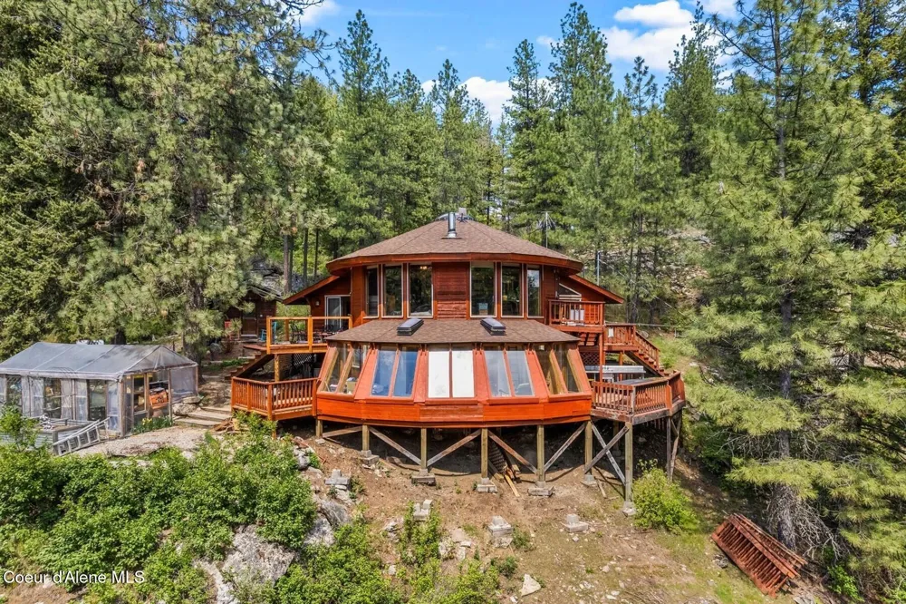 4057 Jewel Lake Road Sagle, ID 83860