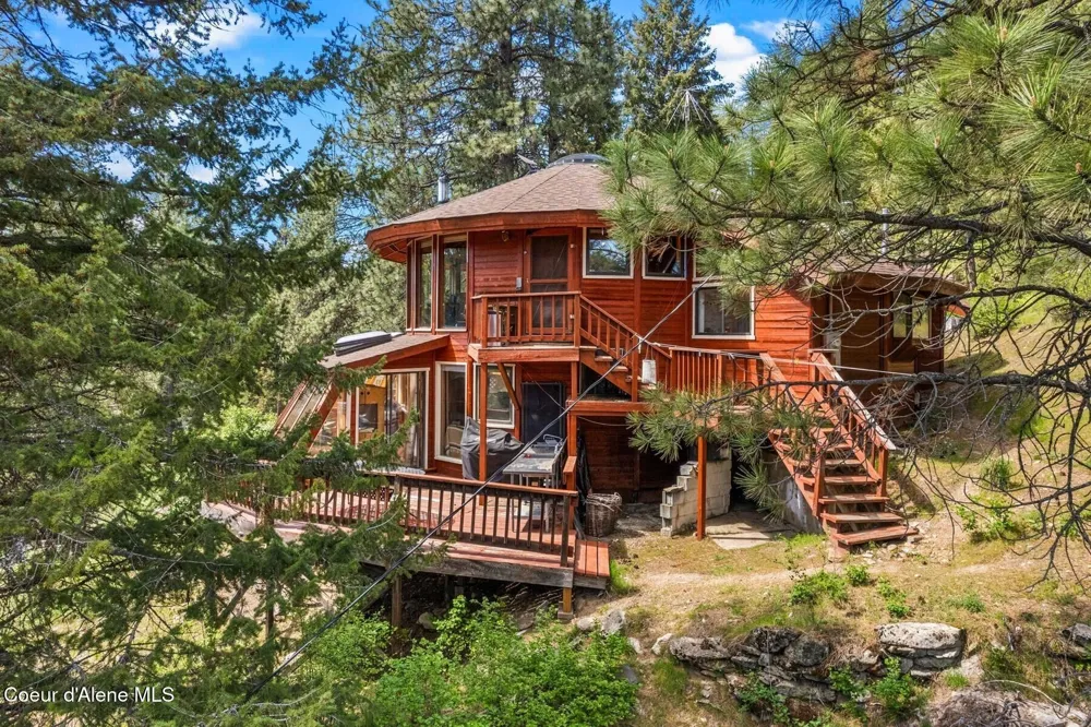 4057 Jewel Lake Road Sagle, ID 83860