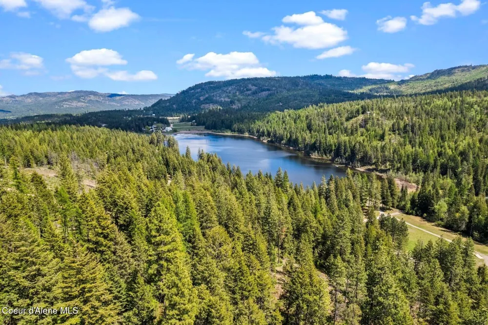 4057 Jewel Lake Road Sagle, ID 83860