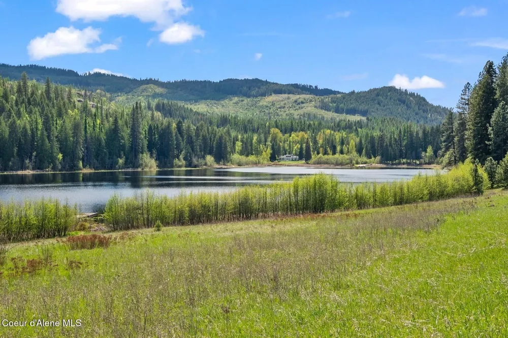 4057 Jewel Lake Road Sagle, ID 83860