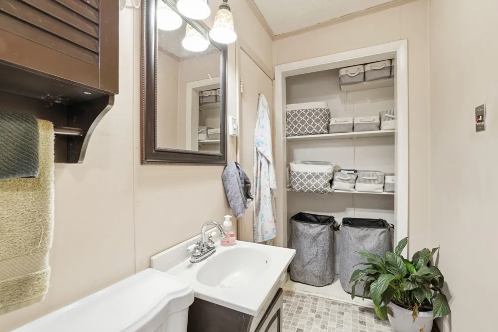 Gooseberry Ln Franklin, NC 28734
