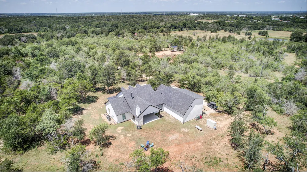 142 Anderson Drive Red Rock, TX 78662