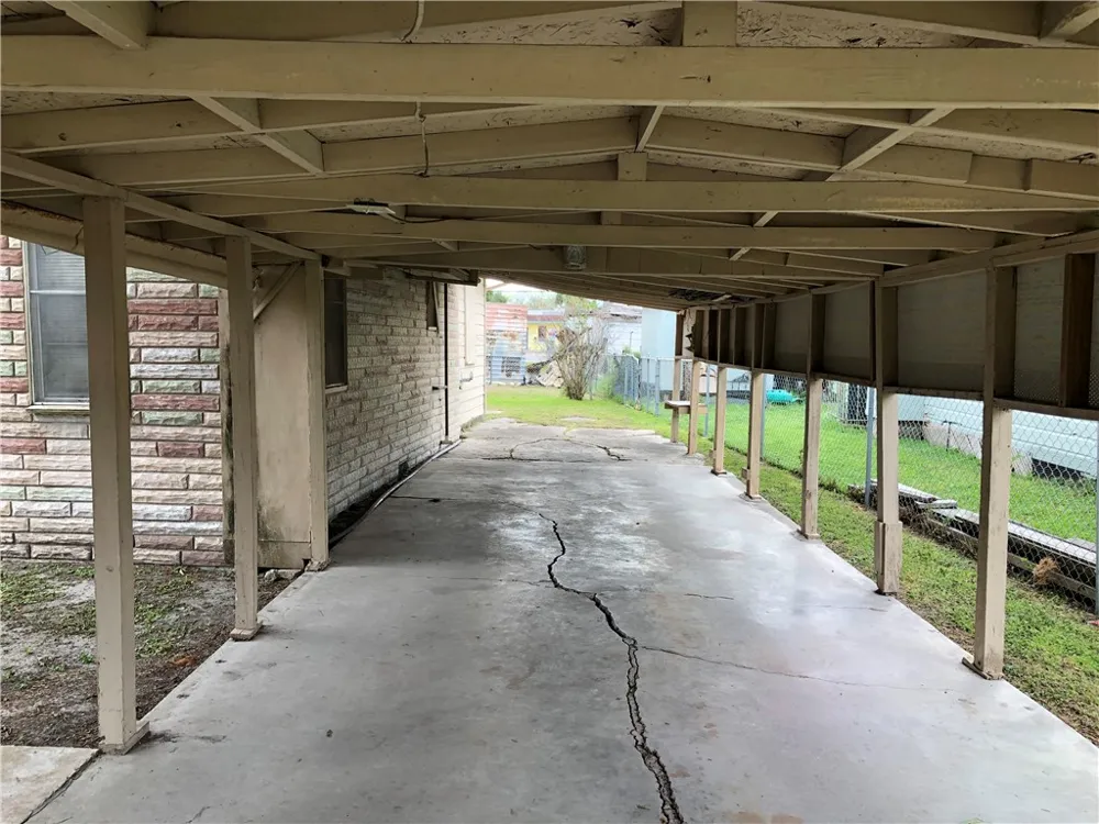 526 Dolores Street Taft, TX 78390