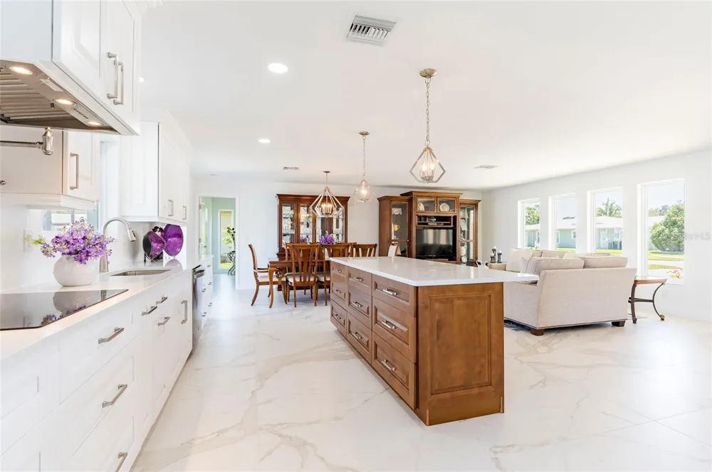 13797 PINECREST DRIVE Largo, FL 33774