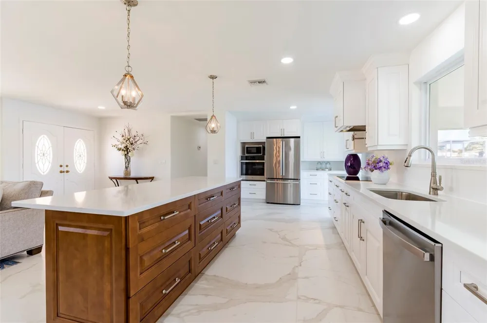 13797 PINECREST DRIVE Largo, FL 33774