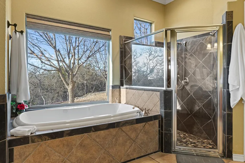 169 Royal Oaks Hill Fredericksburg, TX 78624