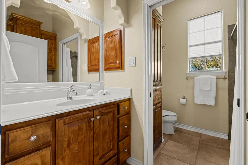 169 Royal Oaks Hill Fredericksburg, TX 78624
