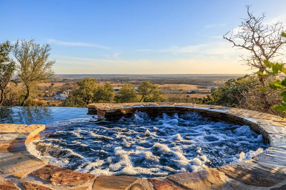 169 Royal Oaks Hill Fredericksburg, TX 78624