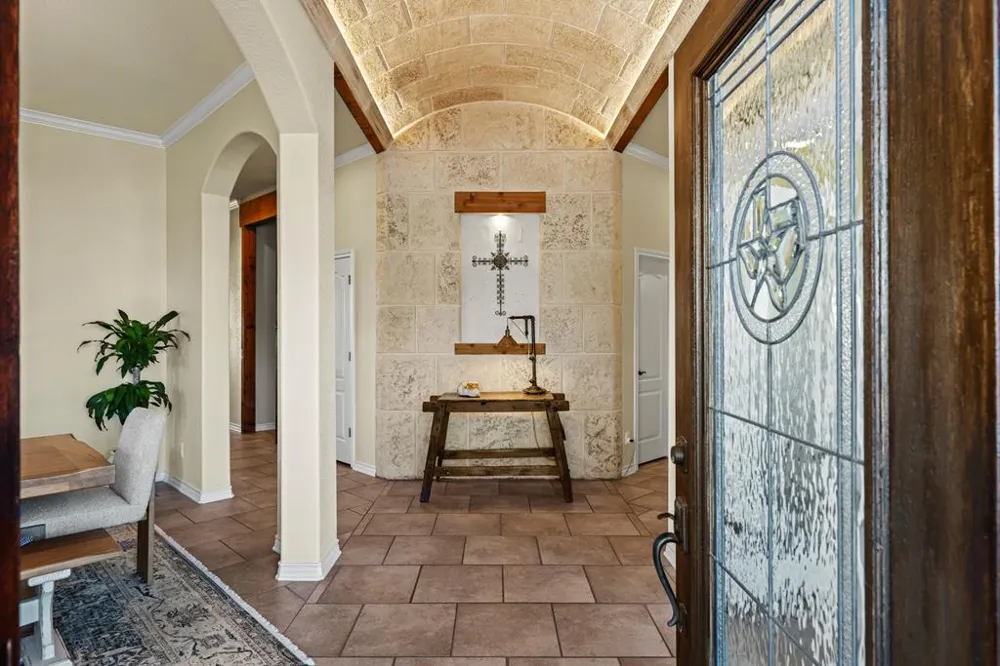 169 Royal Oaks Hill Fredericksburg, TX 78624