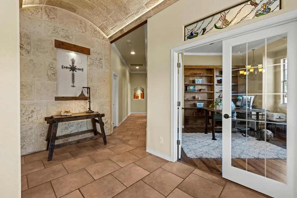 169 Royal Oaks Hill Fredericksburg, TX 78624