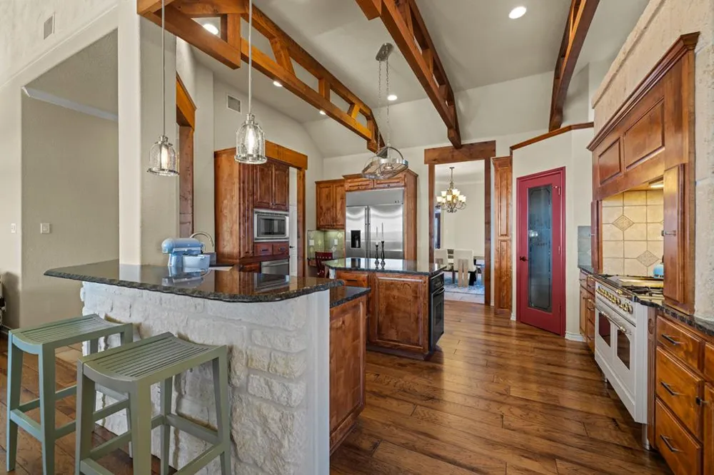 169 Royal Oaks Hill Fredericksburg, TX 78624