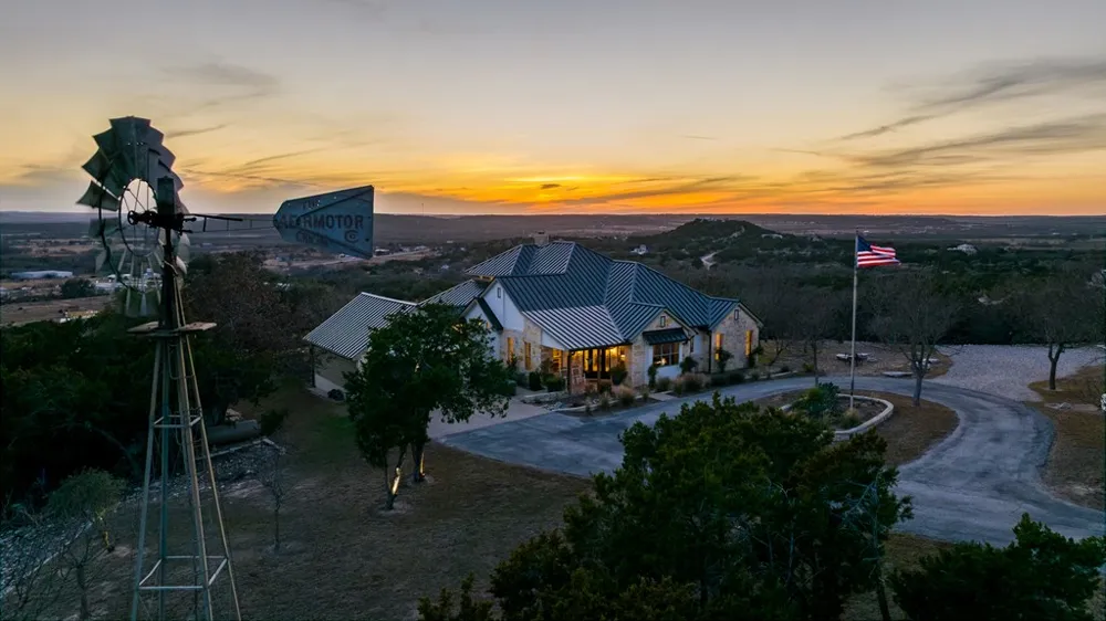 169 Royal Oaks Hill Fredericksburg, TX 78624