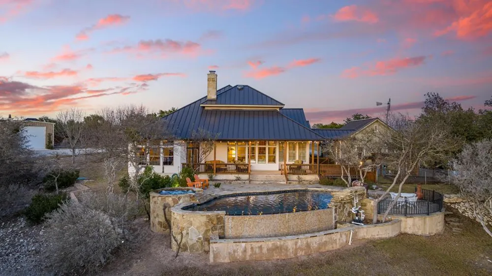 169 Royal Oaks Hill Fredericksburg, TX 78624