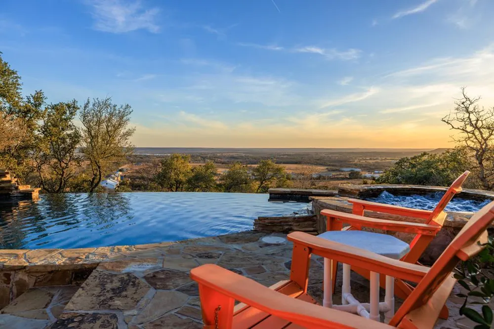169 Royal Oaks Hill Fredericksburg, TX 78624