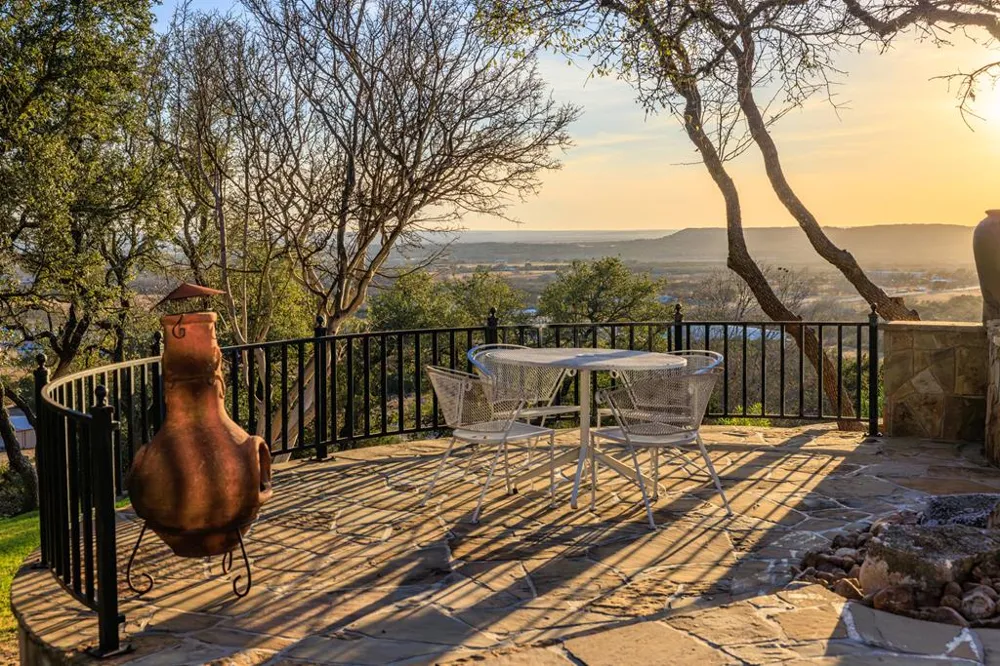 169 Royal Oaks Hill Fredericksburg, TX 78624