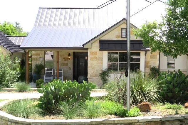 169 Royal Oaks Hill Fredericksburg, TX 78624