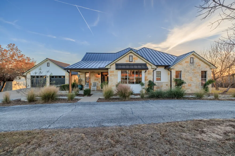 169 Royal Oaks Hill Fredericksburg, TX 78624
