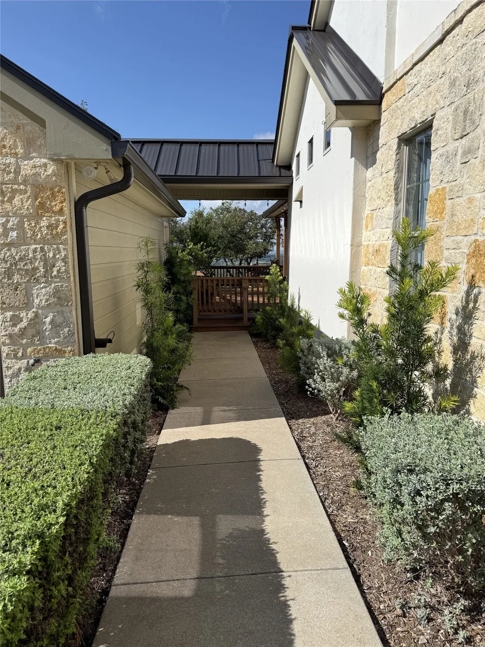 169 Royal Oaks Hill Fredericksburg, TX 78624