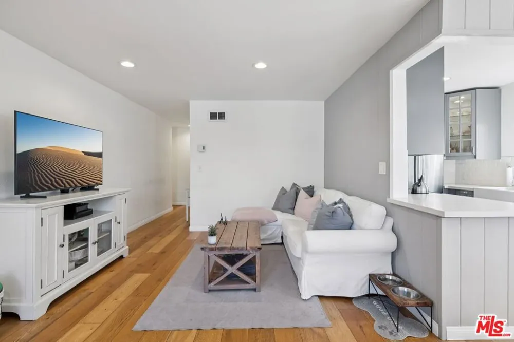 1831 Prosser Avenue #304