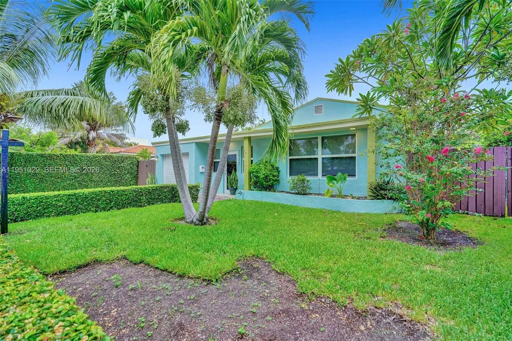 7525 W Treasure Dr North Bay Village, FL 33141