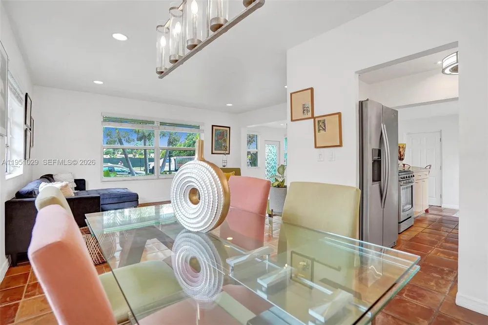 7525 W Treasure Dr North Bay Village, FL 33141
