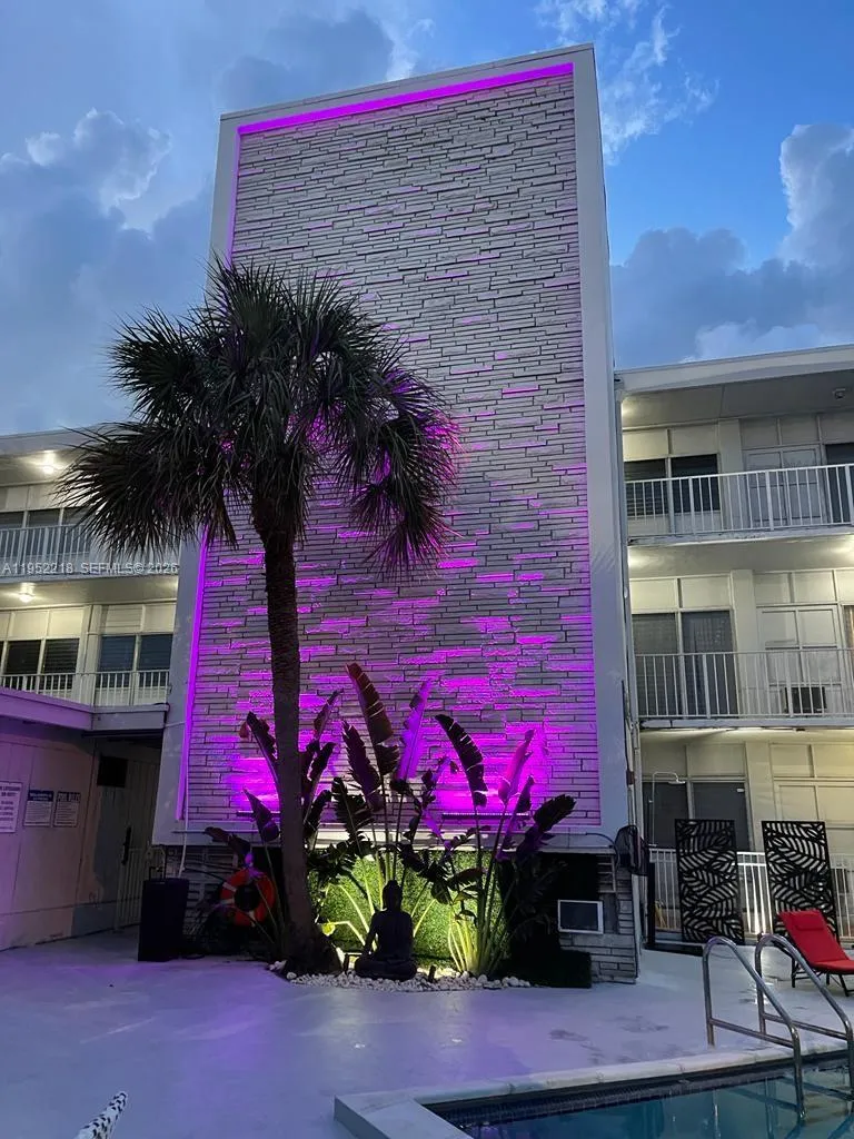 2101 Normandy Dr #306