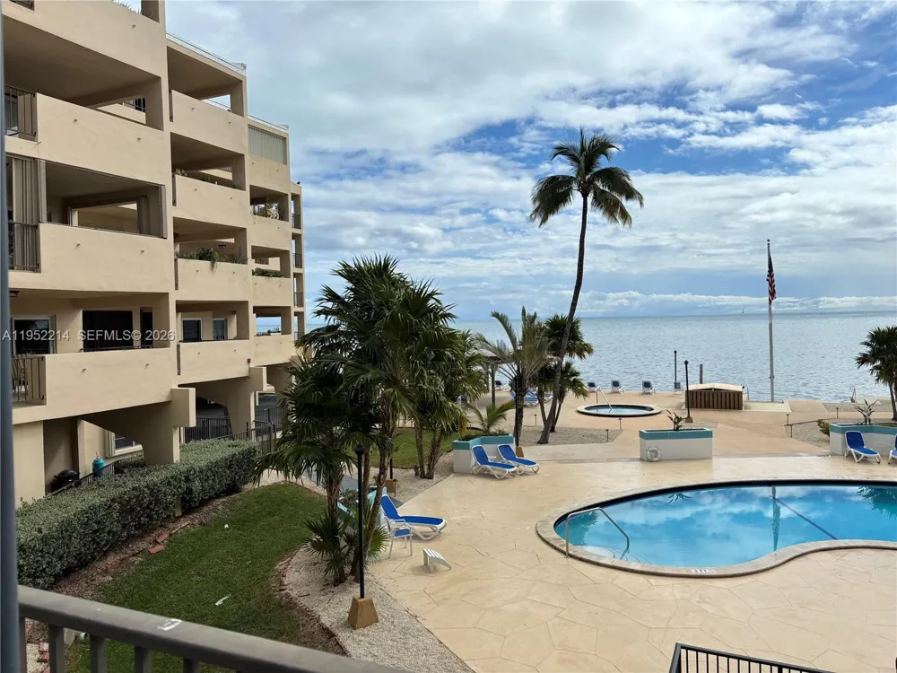 79901 Overseas Higway #204