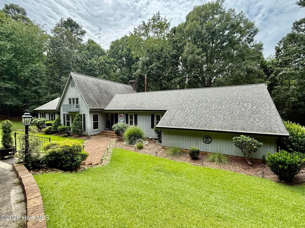 102 W Beaver Creek Road Wadesboro, NC 28170