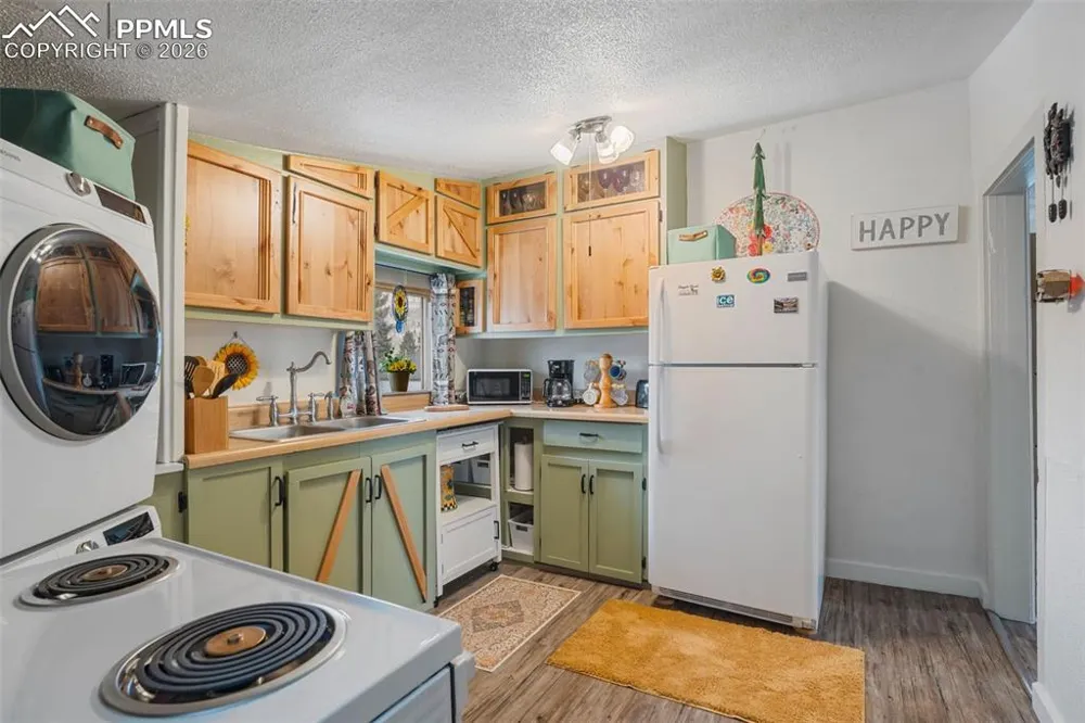 331 E Golden Avenue Cripple Creek, CO 80813