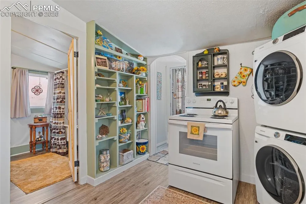 331 E Golden Avenue Cripple Creek, CO 80813